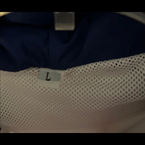 ❤️🤍💙 Men’s Windbreaker Size L Super nice in like new condition - Picture 13 of 14